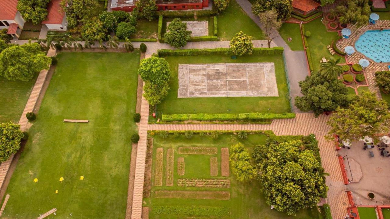 瓦拉纳西泰姬恒河酒店 外观 照片 Aerial view of the tomb