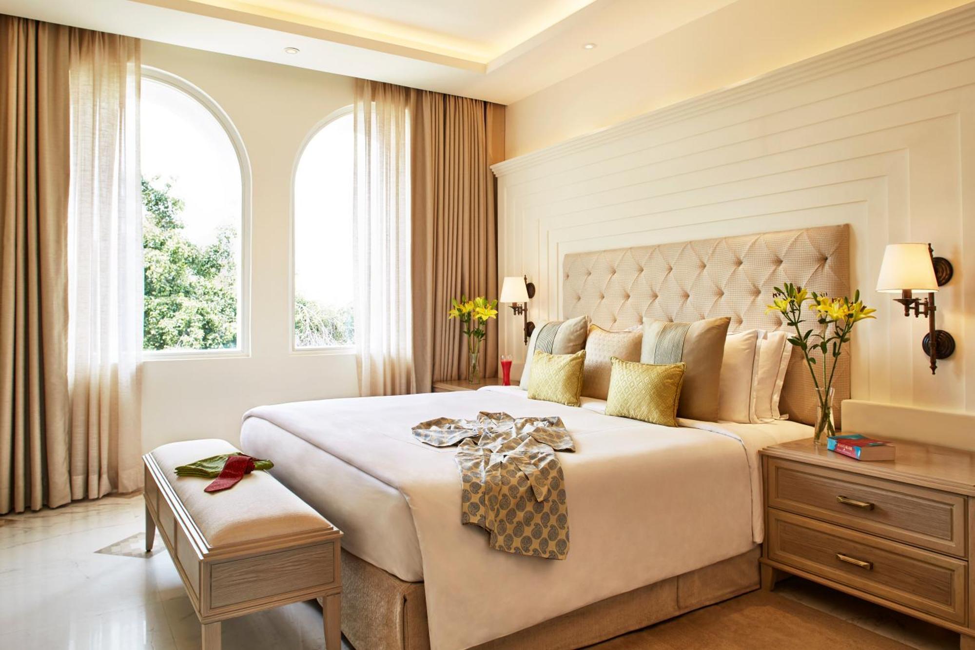 瓦拉纳西泰姬恒河酒店 外观 照片 A bedroom at The Imperial